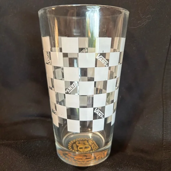 Vans Dining Pint Glass Vans Off The Wall Since 966 Years